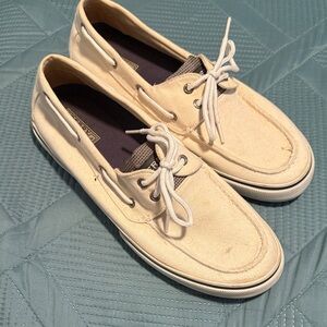 Casual Cream Sperrys
